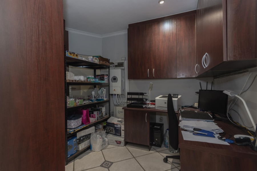 5 Bedroom Property for Sale in Sunset Beach Western Cape